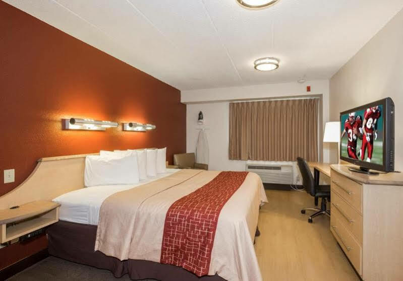 Red Roof Inn Milford - New Haven Екстериор снимка